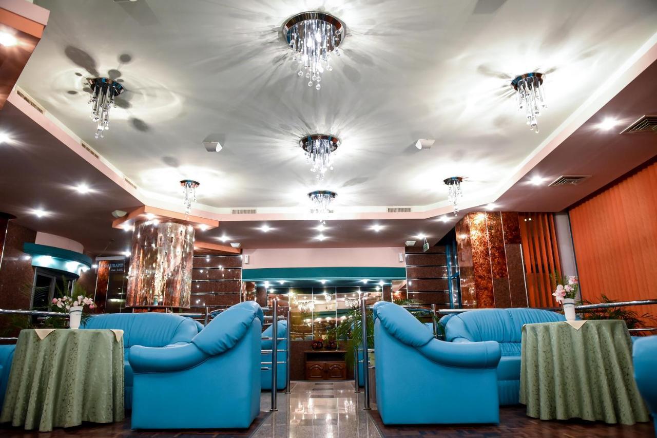 Hotel Carpati Baia Mare Extérieur photo