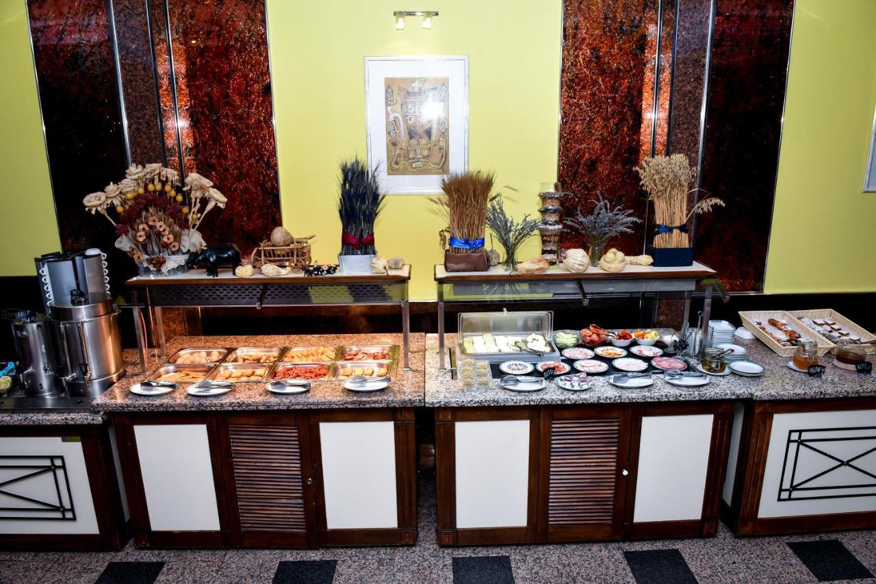 Hotel Carpati Baia Mare Extérieur photo