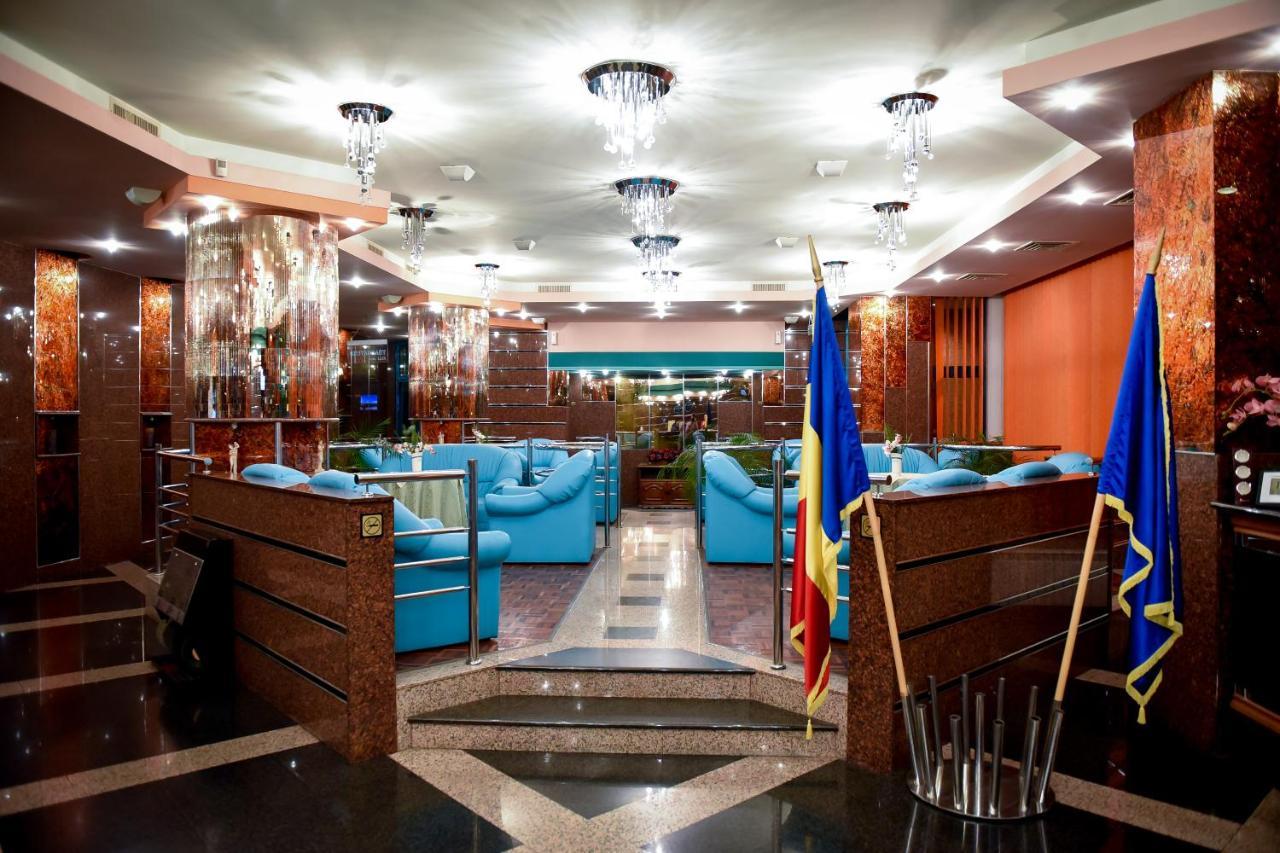 Hotel Carpati Baia Mare Extérieur photo